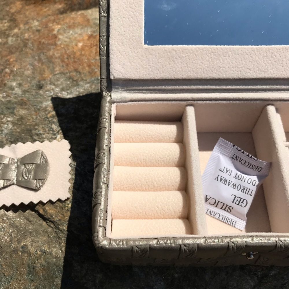 Jewelry Case - Picture 5 of 11